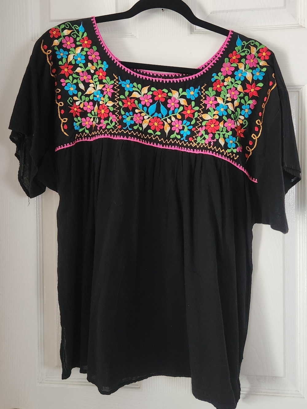 Mexican 🌺 Embroidered Black Women's Peasant Top